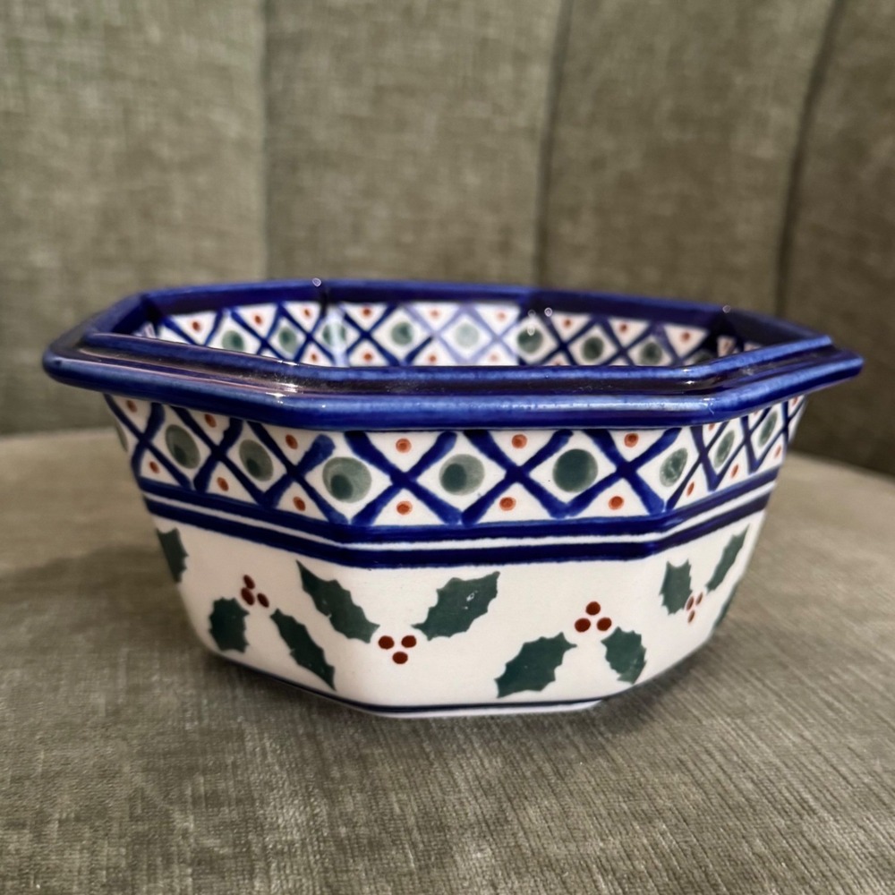 Boleslawiec Polish Pottery Octagon Bowl 6" Holly Berry Blue White Hand Made